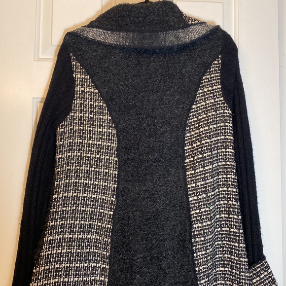Sweater Coat A-Line style Size Medium - Picture 8 of 9